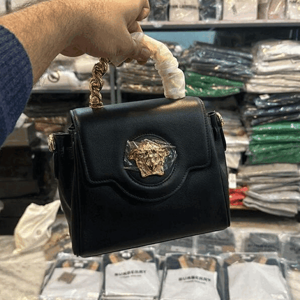 Collection image for: Women Bags And Clutches