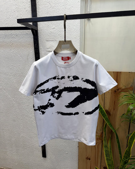 DIESEL | Premium Men’s Graphic Logo T-Shirts – Signature Cotton Crew Neck Streetwear