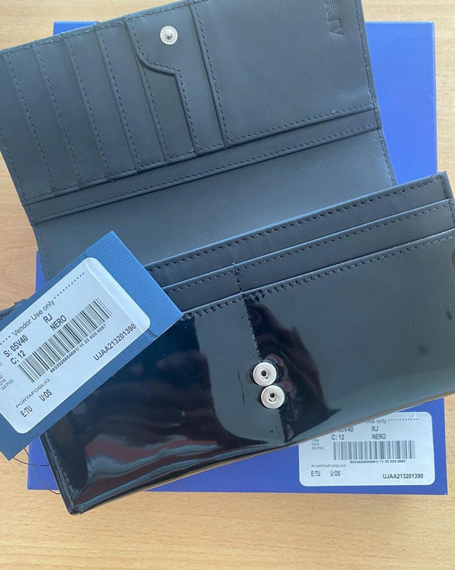 AJ Clutch Bag – Shipment Box Packed