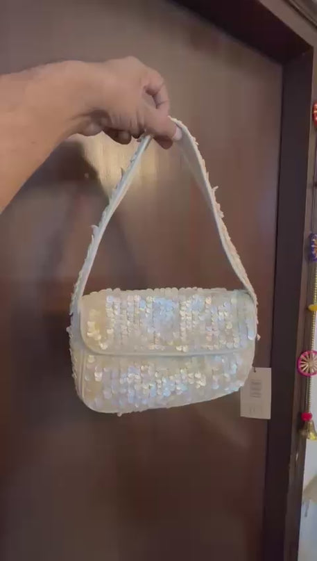 SM Signature Shoulder Bag